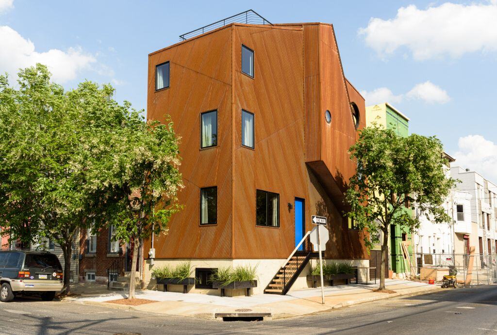 Emerald st portrait view