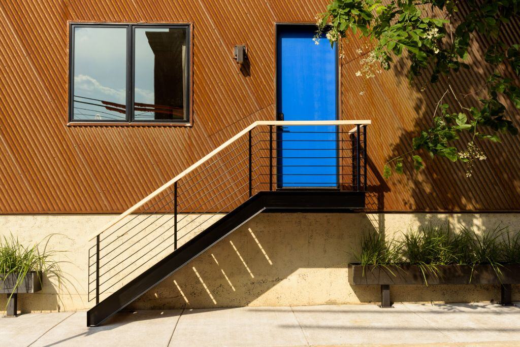 Emerald st exterior door access