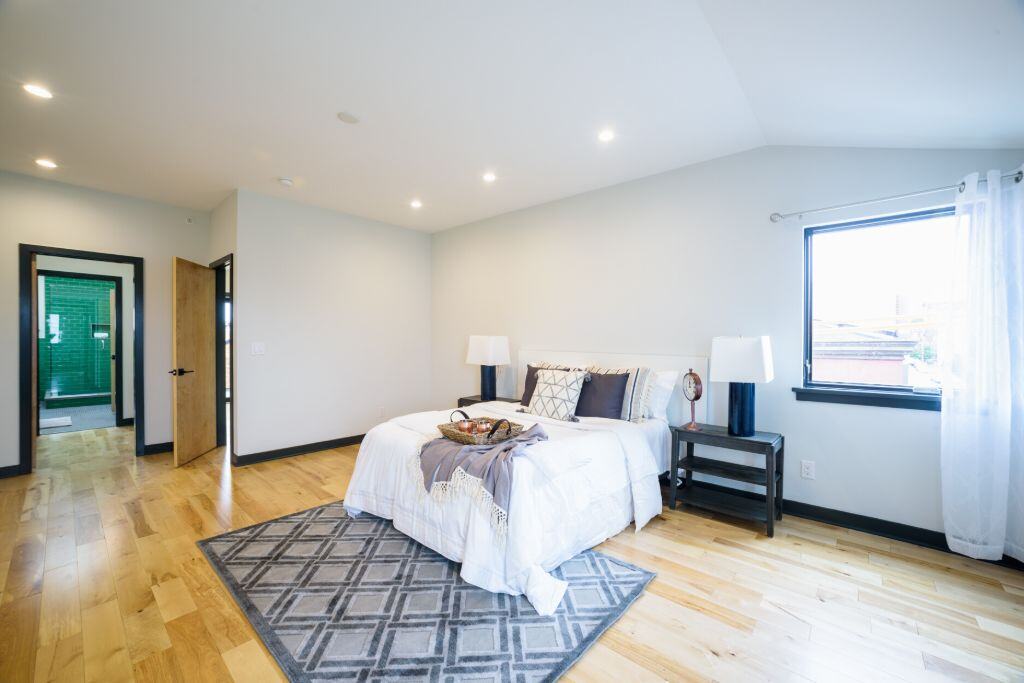 Emerald st bedroom