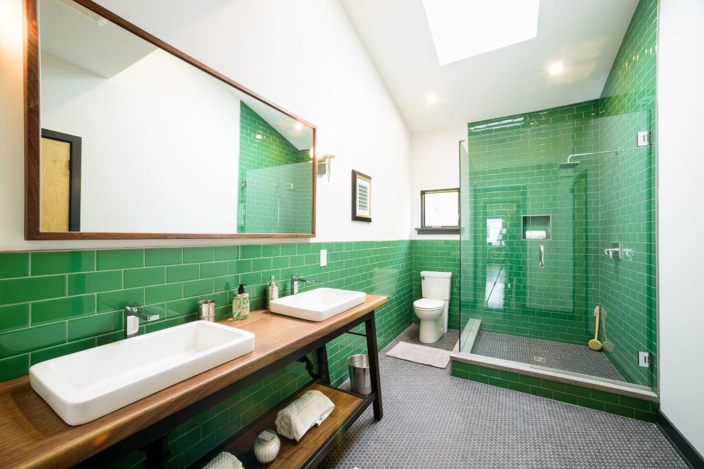 Emerald st bathroom