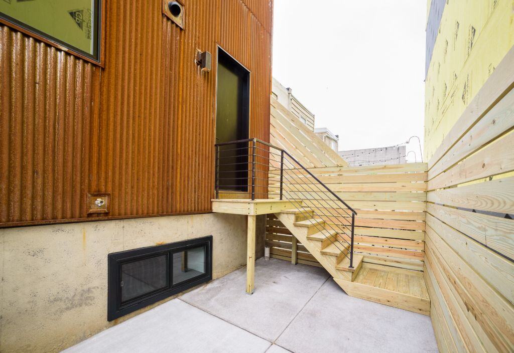 Emerald st roof access