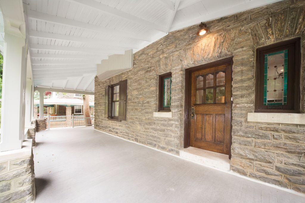 Lincoln drive renovation entryway